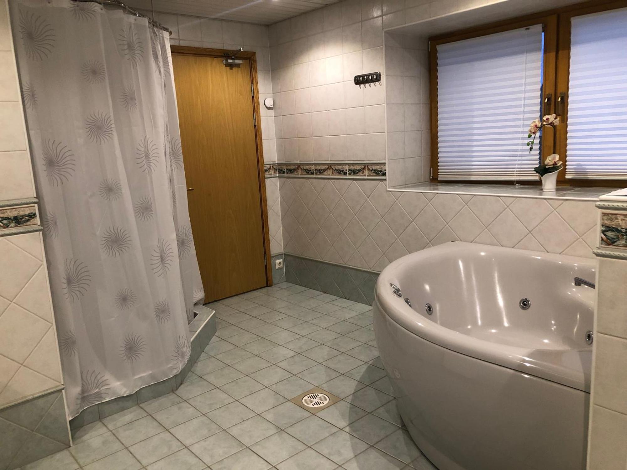 Riia Villa Tartu Buitenkant foto
